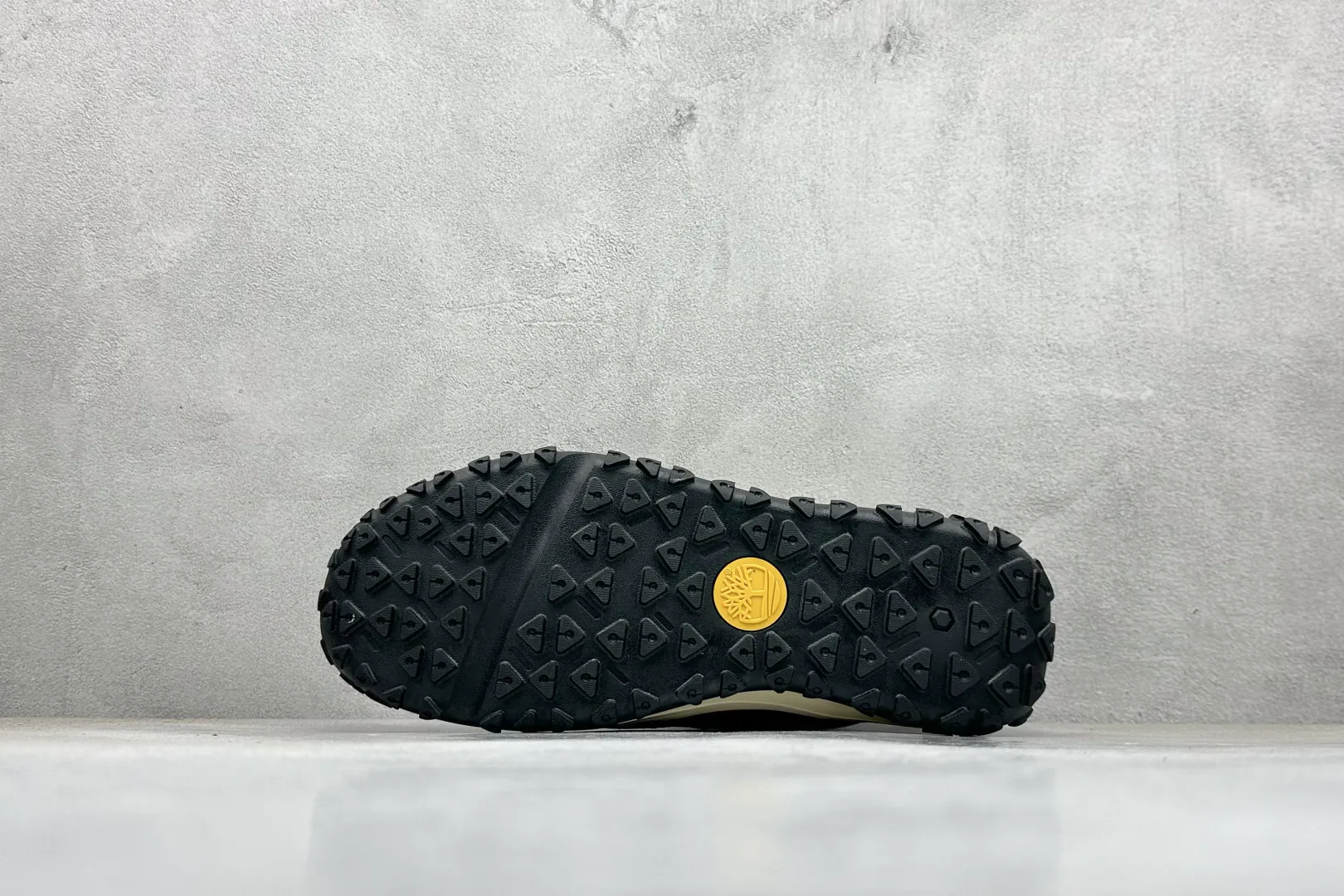 🐲💰 480 support store Timberland/Timberland outdoor low-top casual shoes series Guangdong factory quality original box original packaging 25ss new fashion trend matching The fabric is made of Italian 🇮🇹 top matte fine-grained cowhide with anti-odor and anti-corrosion genuine leather latex insoles to give you a perfect wearing experience. High-quality and durable, a must-have for sportsmen, specializes in not looking handsome, high-quality and first-class foot feel Item number: A42EW997 Size: 39 40 41 42 43 44